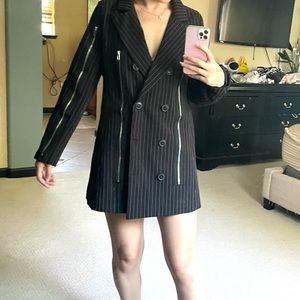Blazer dress Once blackpink Lisa wore in airport